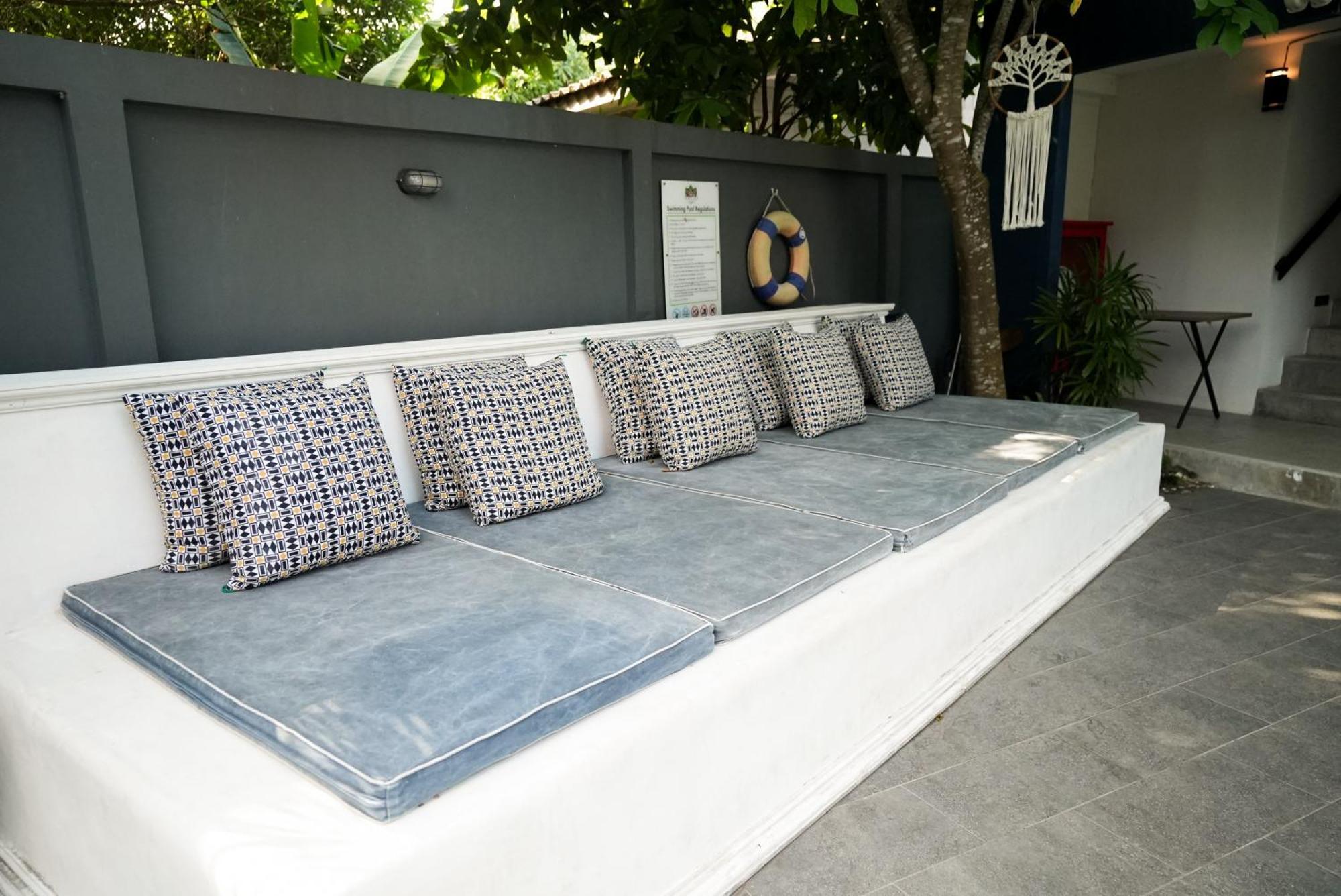 Kraam Silhouette Hotel And Cafe Phuket Chalong Exterior foto