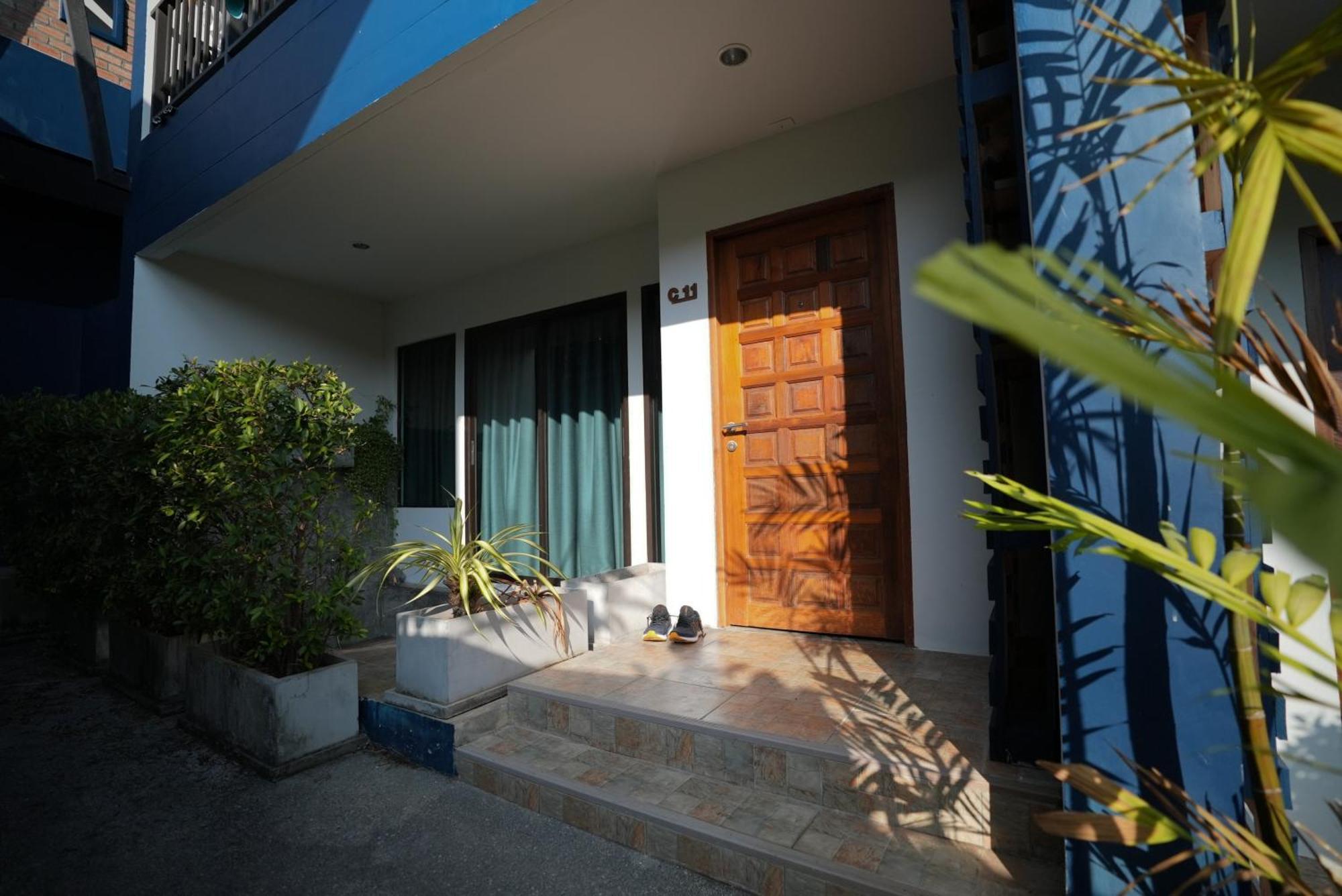 Kraam Silhouette Hotel And Cafe Phuket Chalong Exterior foto